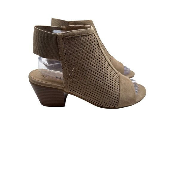 Sonoma Size 8.5 Peep Toe Tan Perforated Sandals Block Heel & Back Strap - Picture 3 of 16